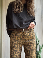 Pantalón elasticado animal print con cinturón