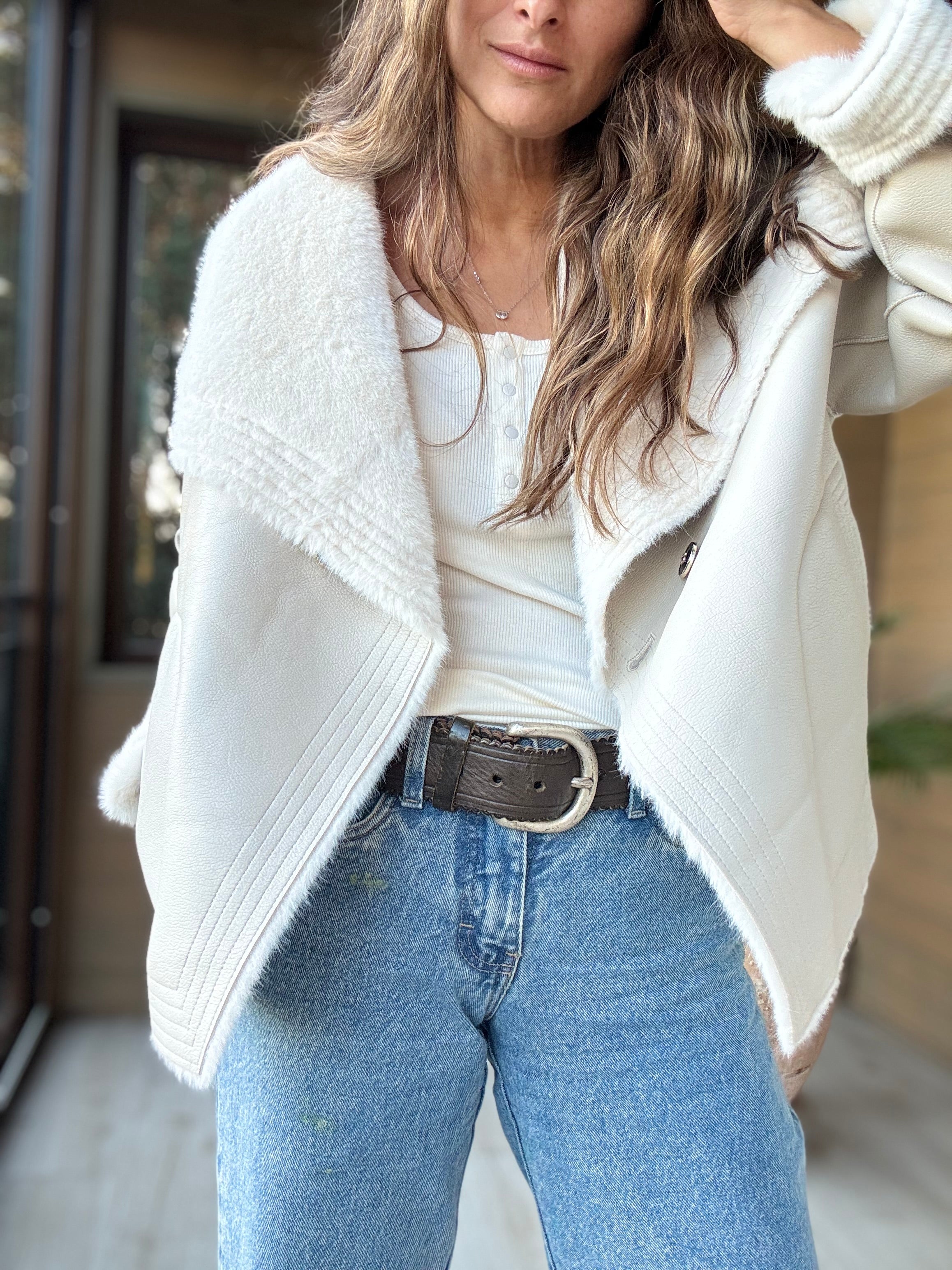 Chaqueta eco cuero piel marfil