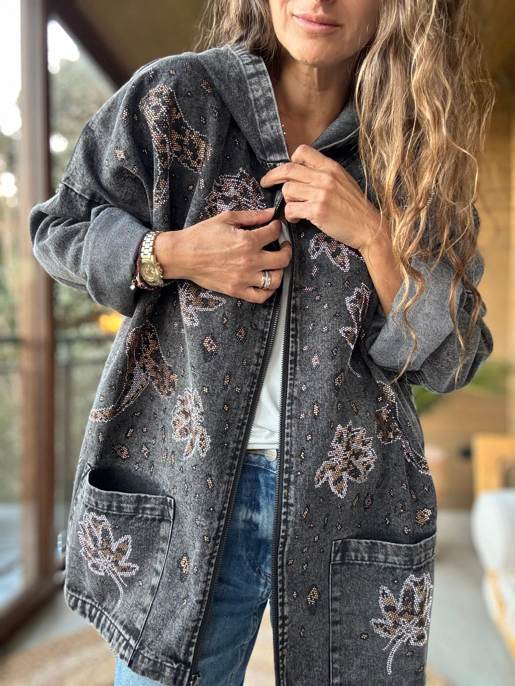 Chaqueta jeans tachas brillo negro