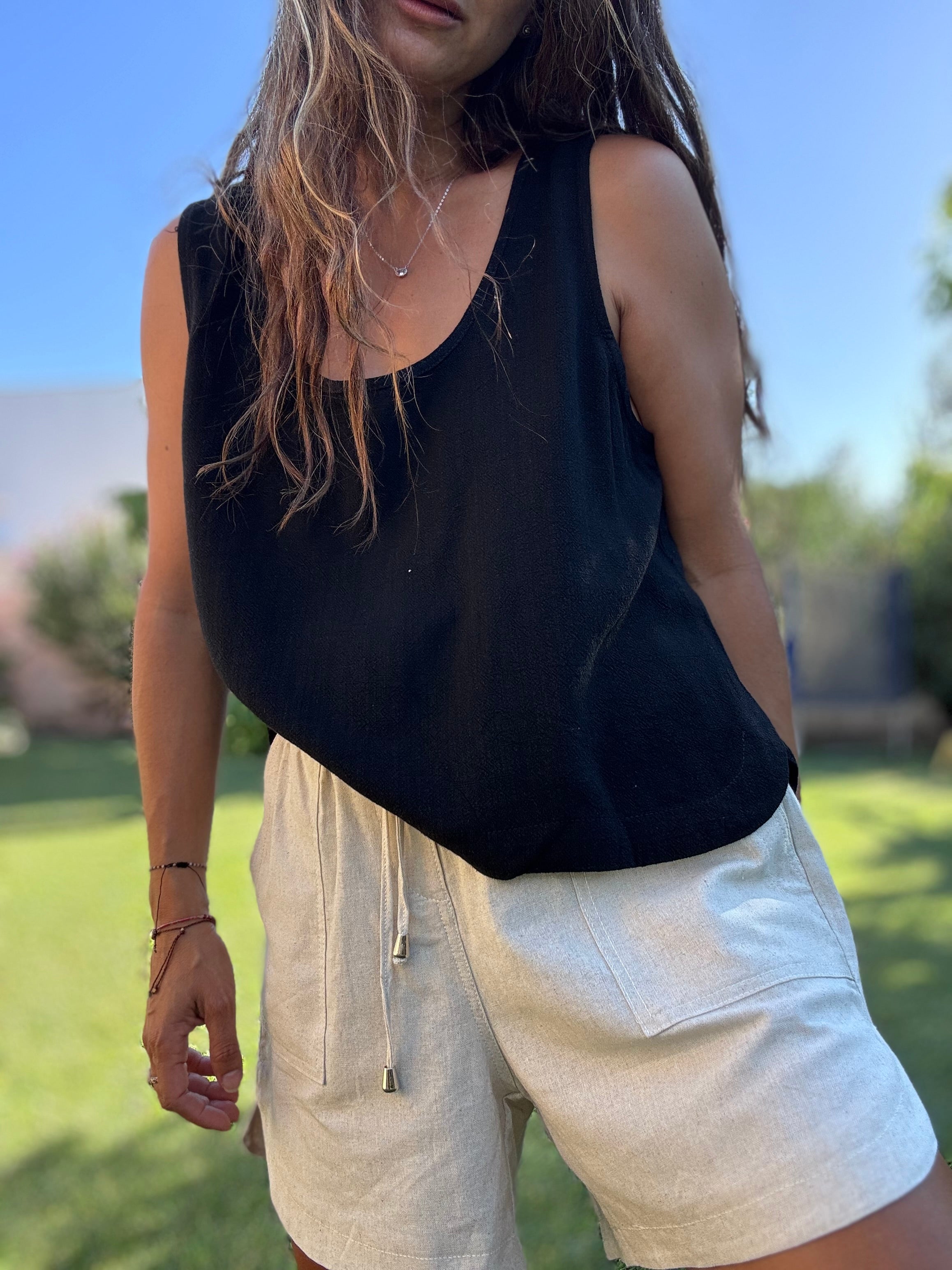 Polera lino negro