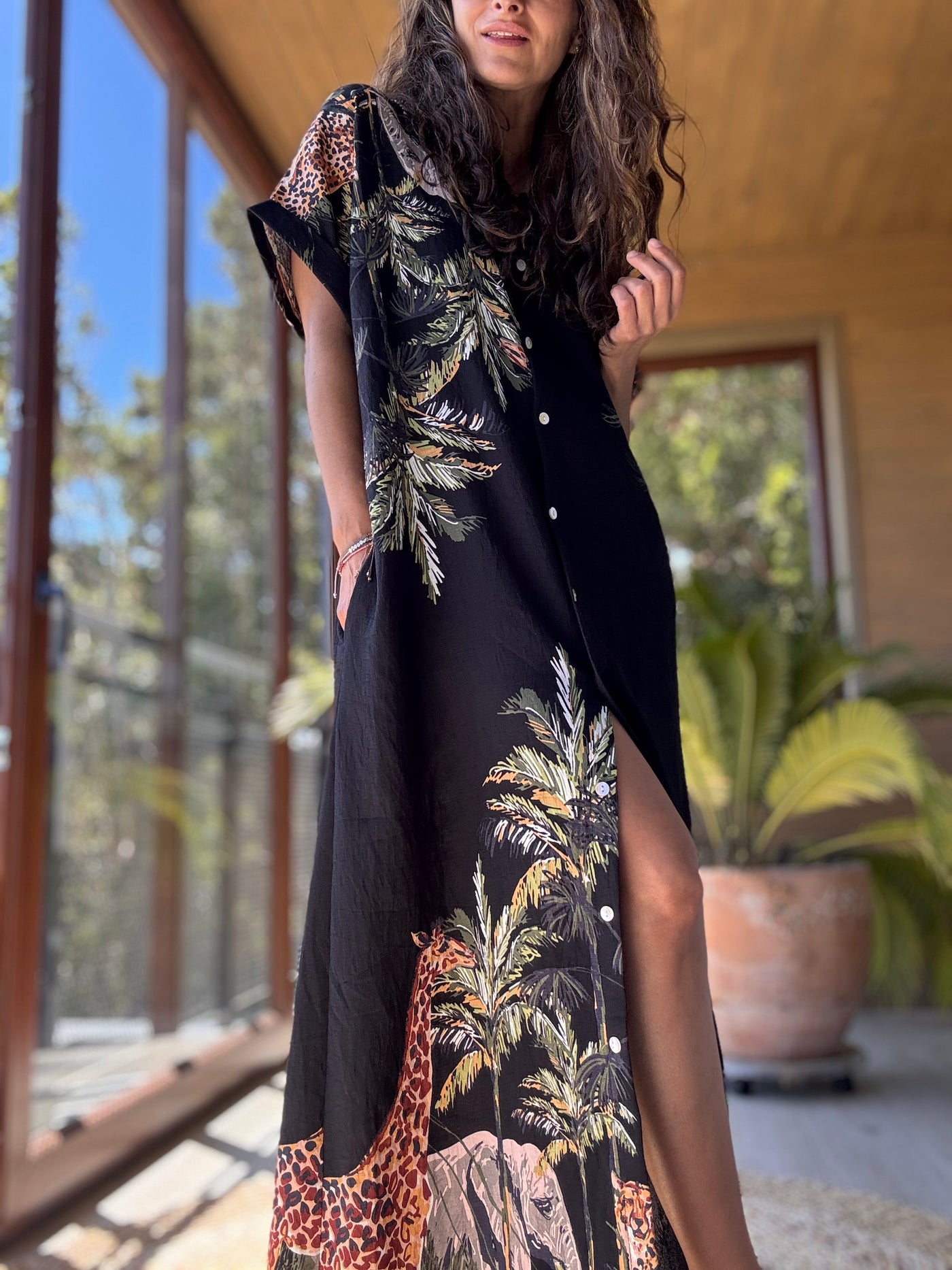 Vestido selva negro manga corta