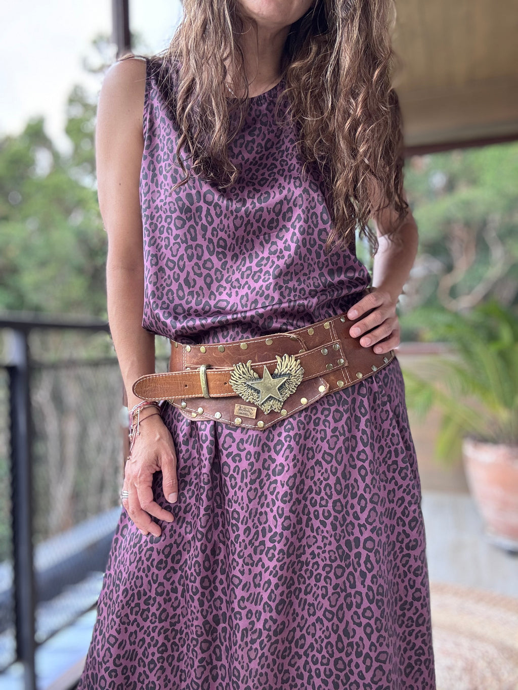 Vestido satén animal print vino