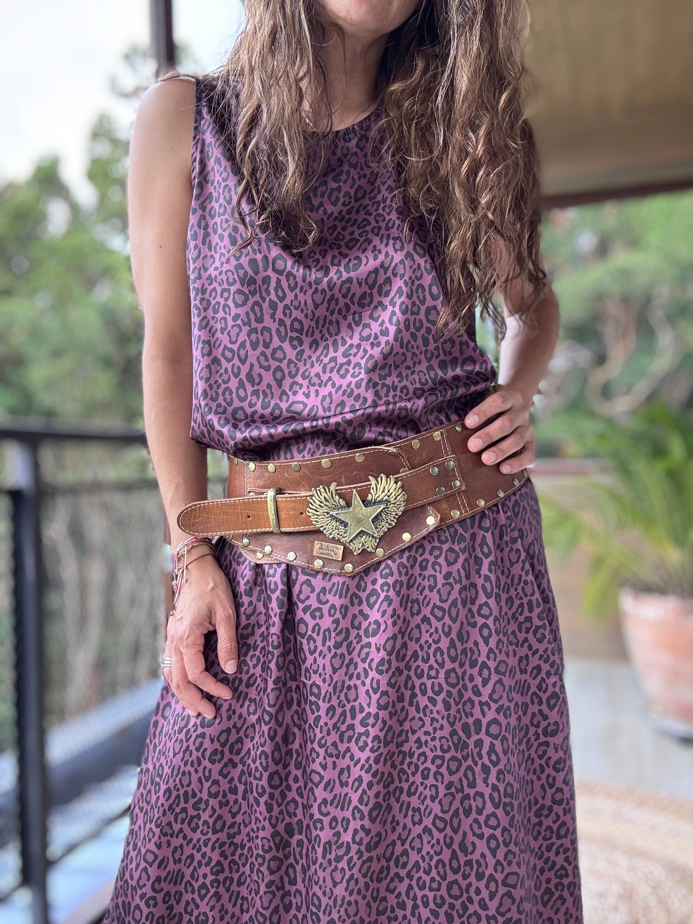 Vestido satén animal print vino