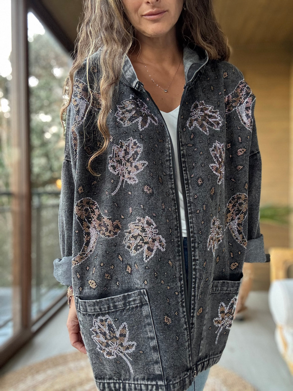 Chaqueta jeans tachas brillo negro