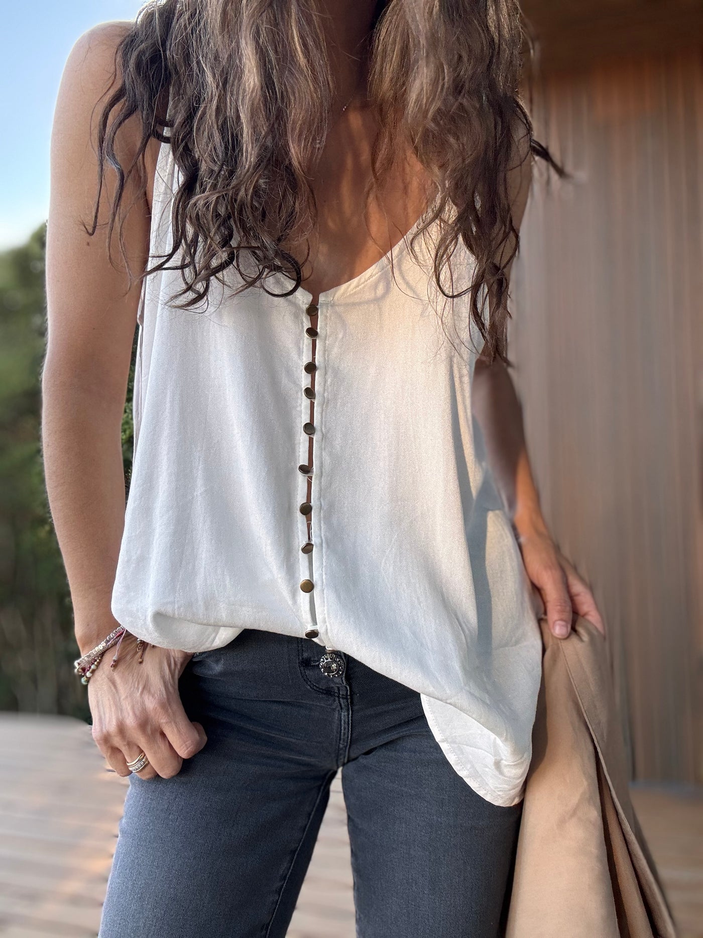 Blusa botones metálicos blanco