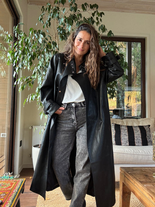 Abrigo eco cuero negro impermeable