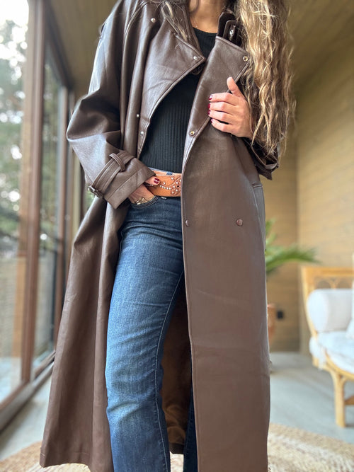 Abrigo eco cuero café impermeable