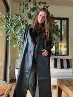 Abrigo eco cuero negro impermeable