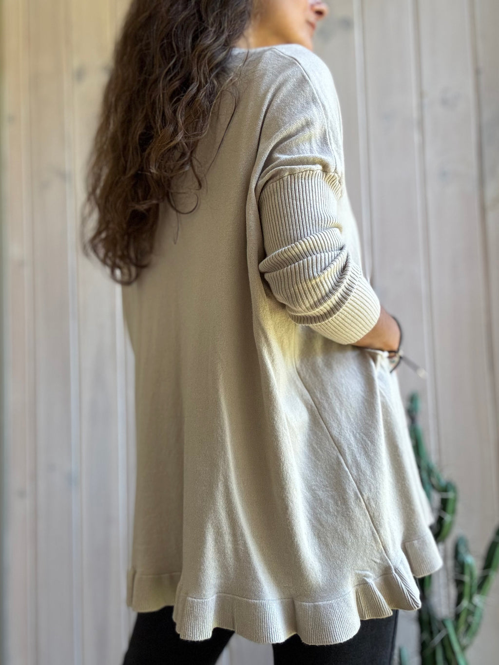 Chaleco básico vuelos beige