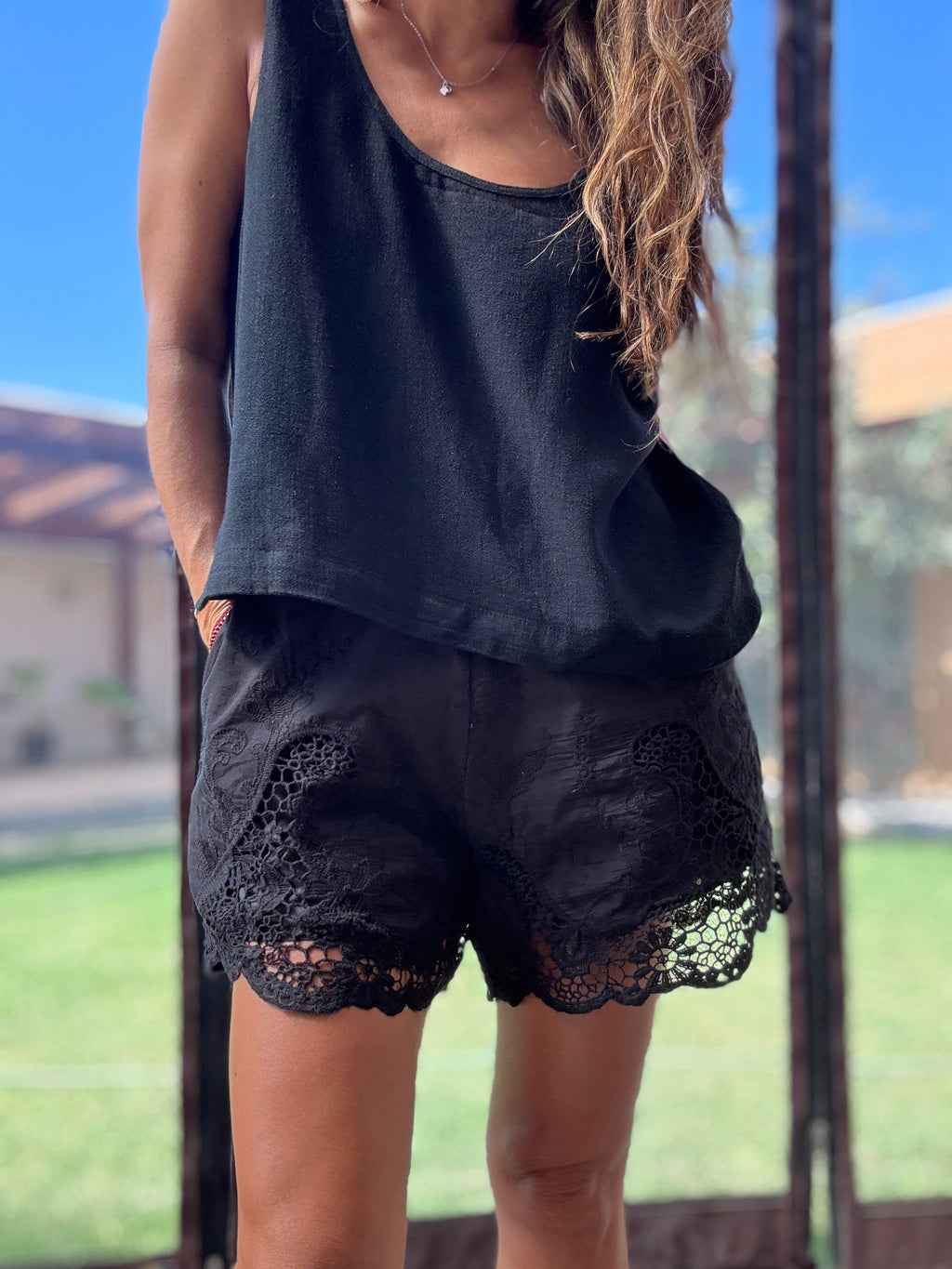 Short bordado negro