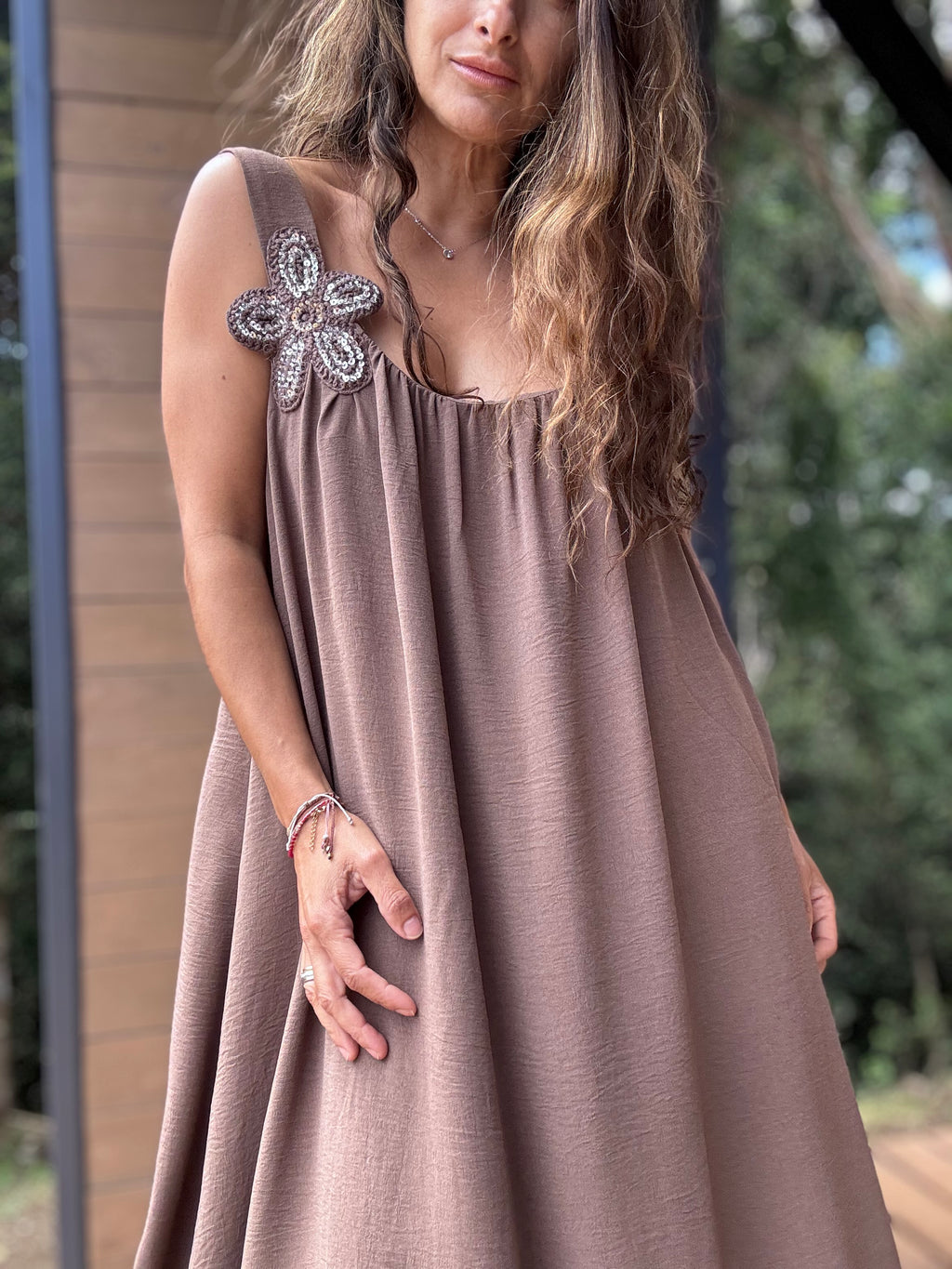 Vestido Flor café
