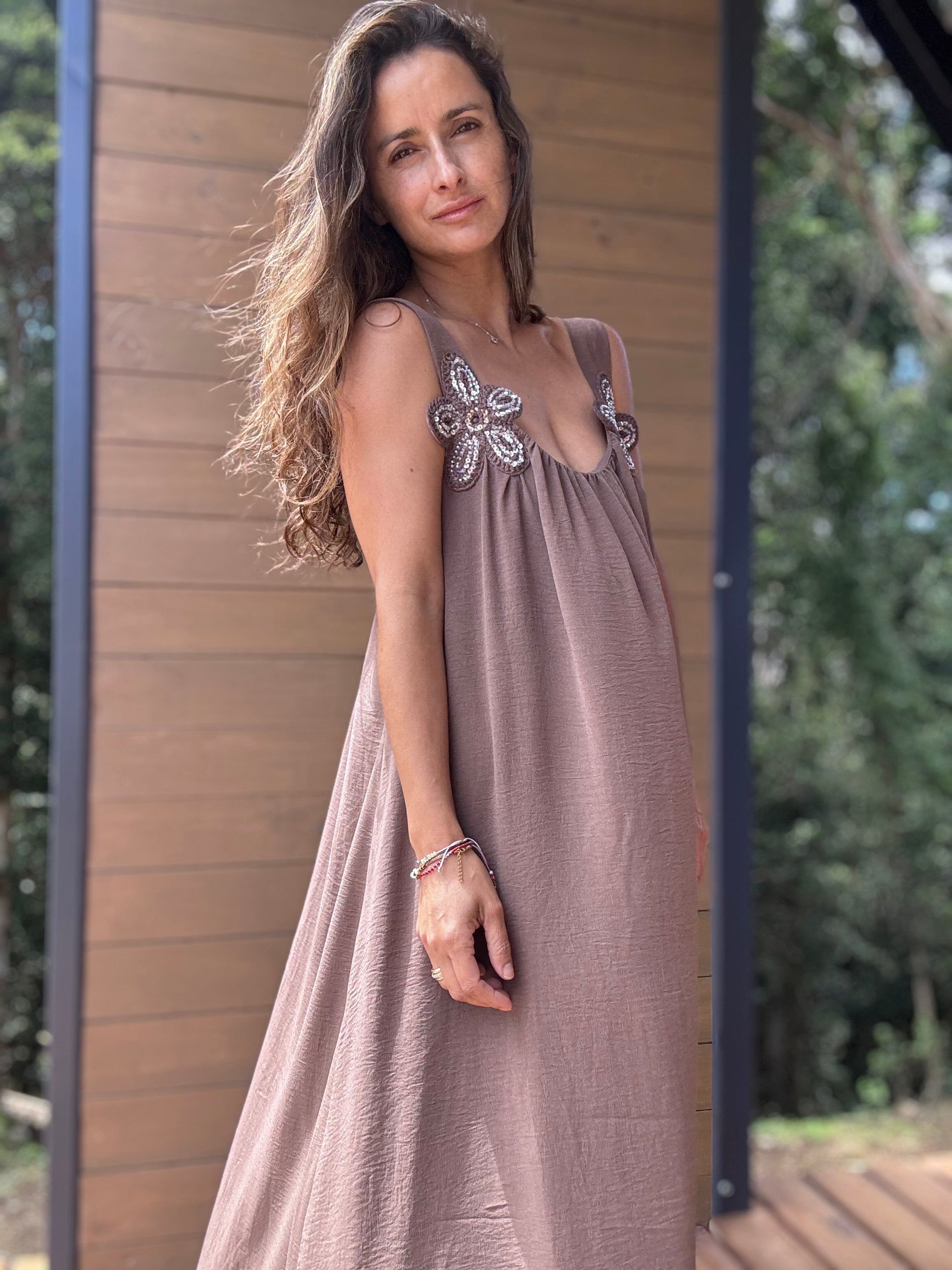 Vestido Flor café