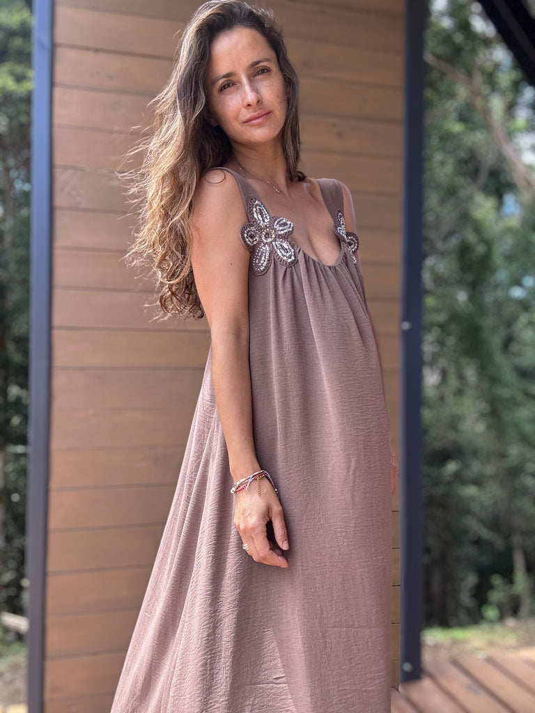 Vestido Flor café