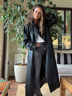 Abrigo eco cuero negro impermeable