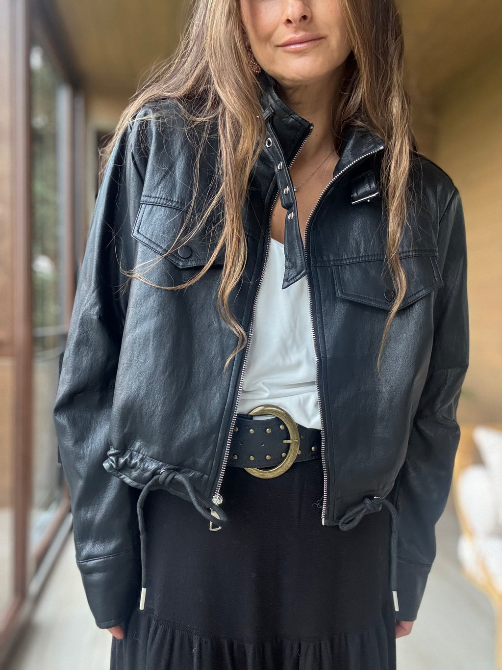 Chaqueta eco cuero corta