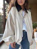 Chaqueta cuello negro