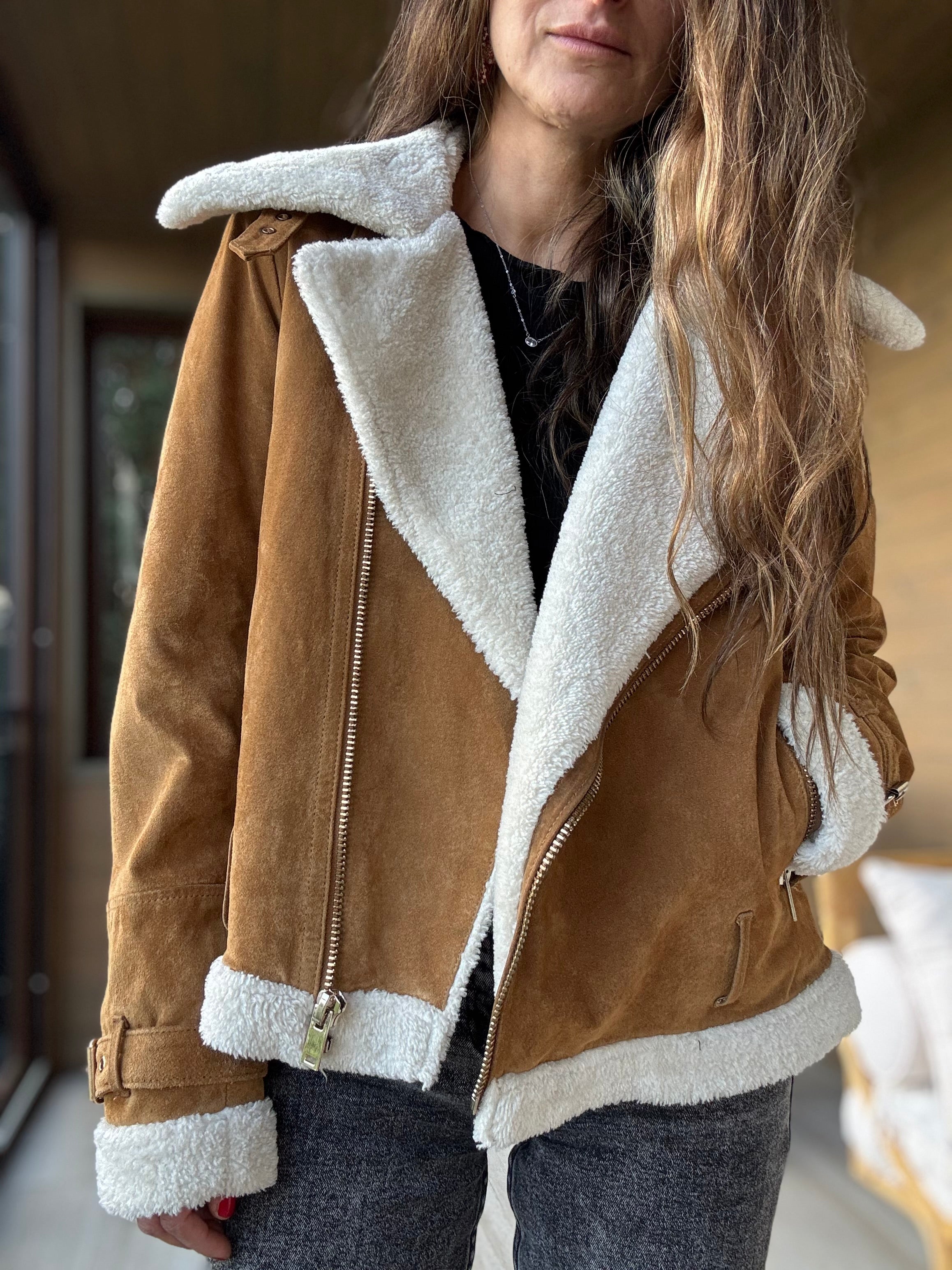 Chaqueta 100% piel marca Zara usada