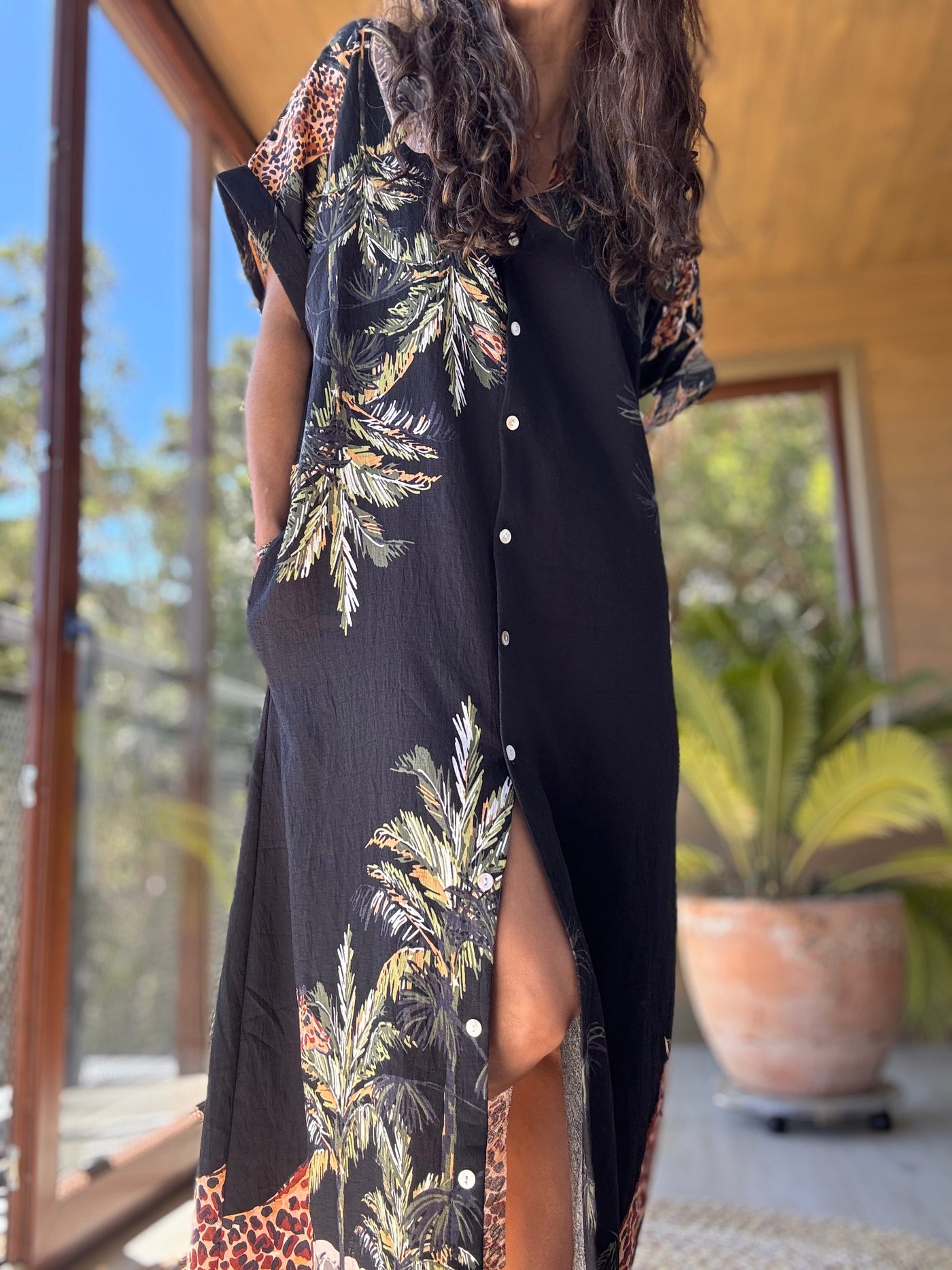 Vestido selva negro manga corta