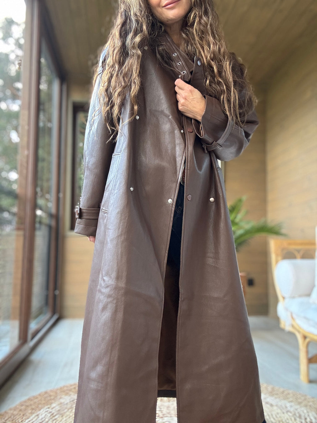 Abrigo eco cuero café impermeable