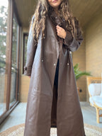 Abrigo eco cuero café impermeable