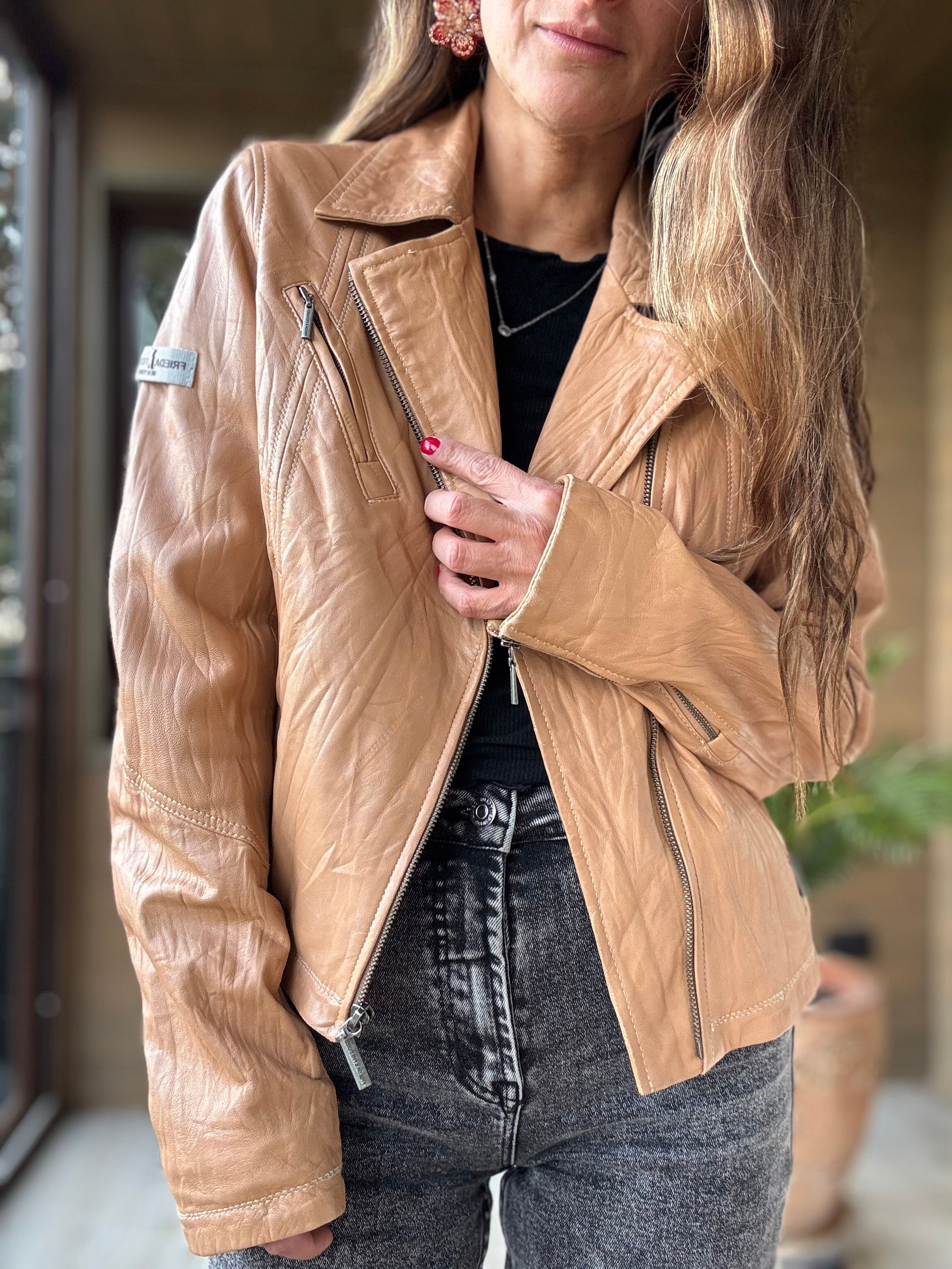 Chaqueta biker 100% cuero usada