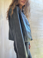 Chaqueta eco cuero cuello mano negro desgastado