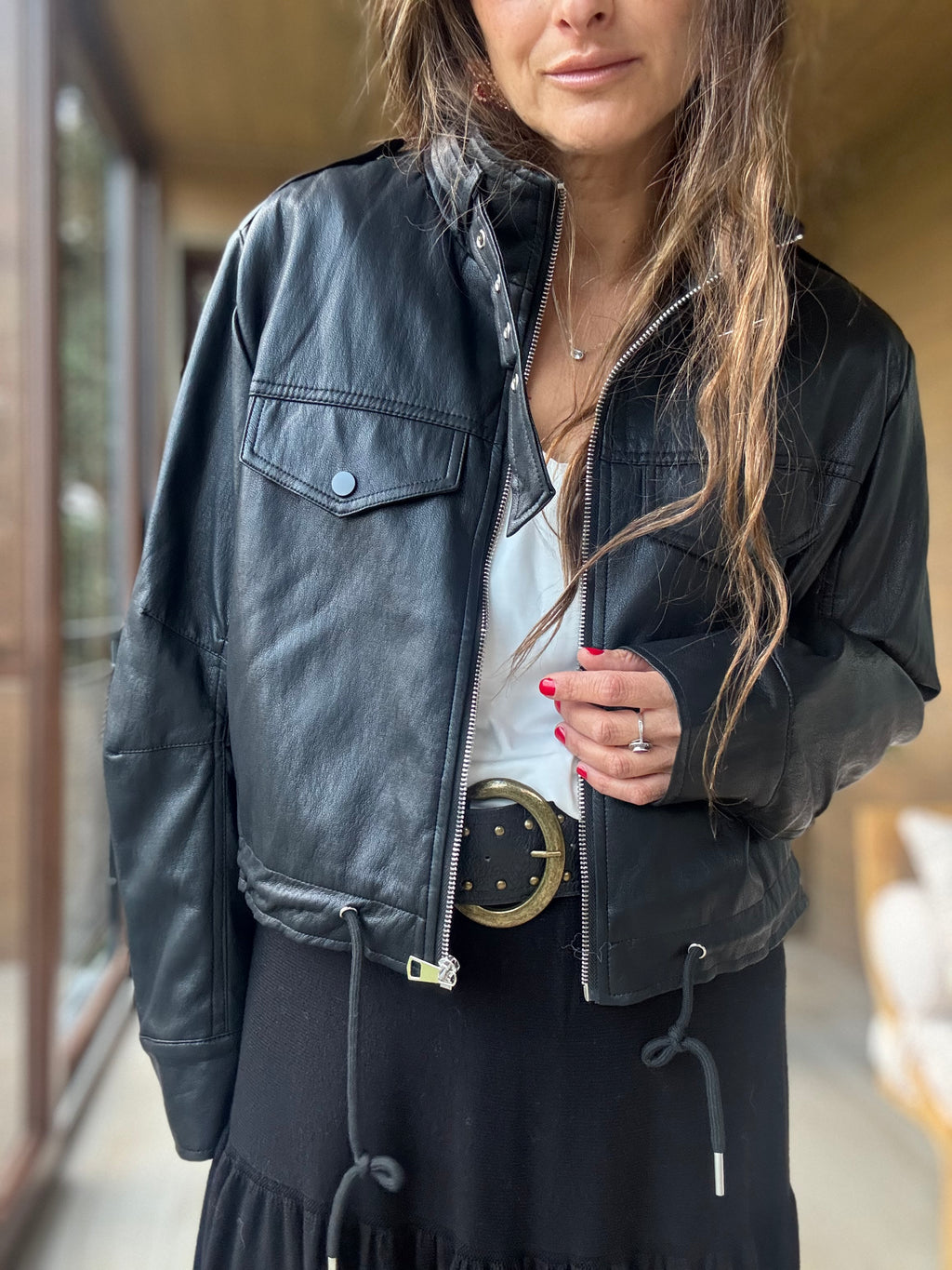 Chaqueta eco cuero corta