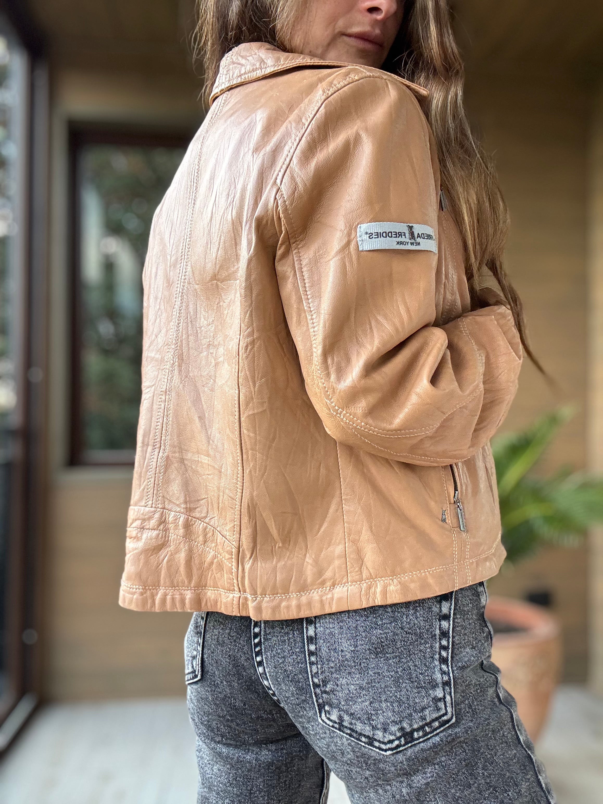Chaqueta biker 100% cuero usada