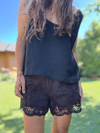 Short bordado negro