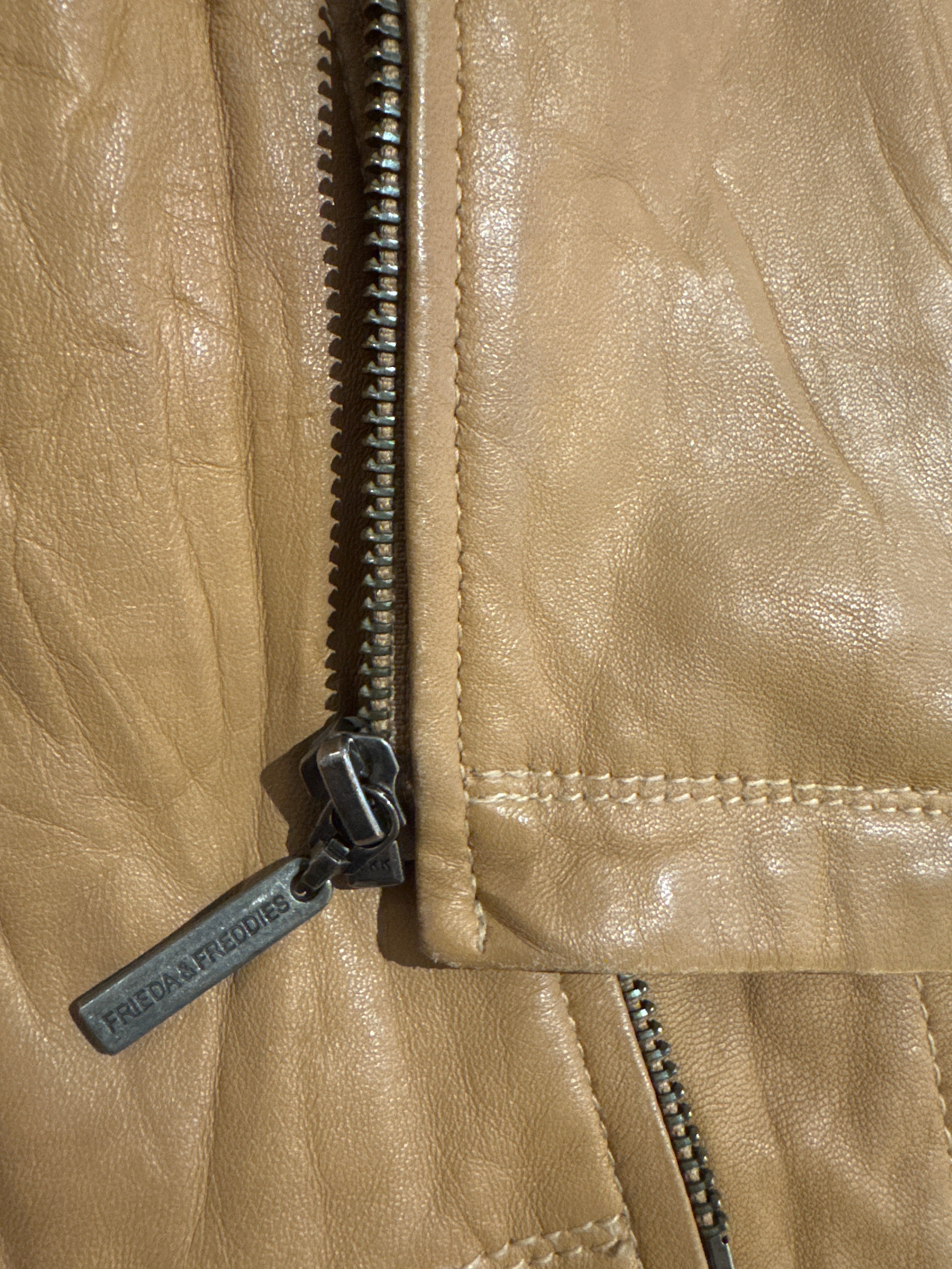 Chaqueta biker 100% cuero usada