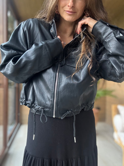 Chaqueta eco cuero corta