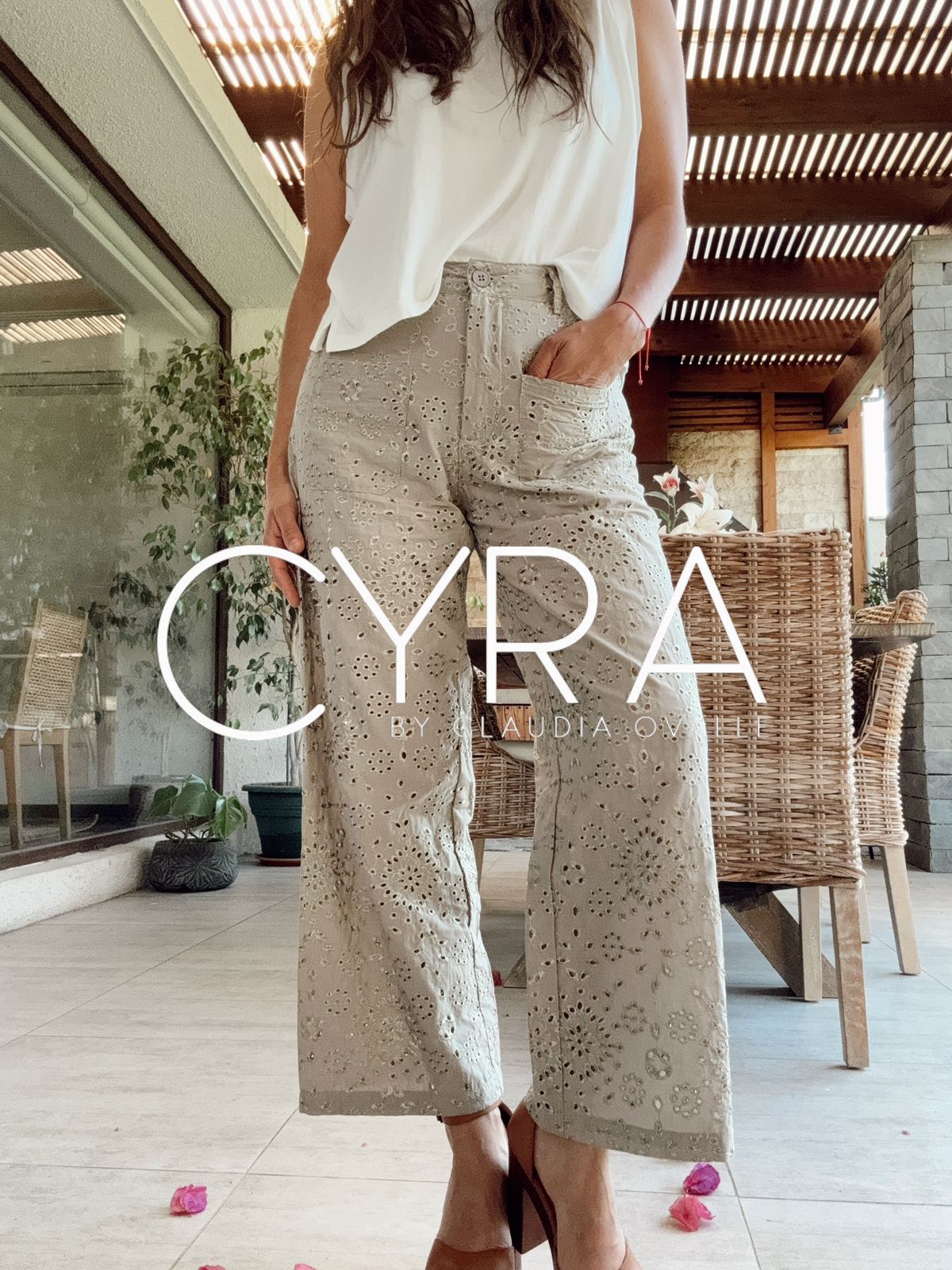 Pantalón broderie verde militar claro