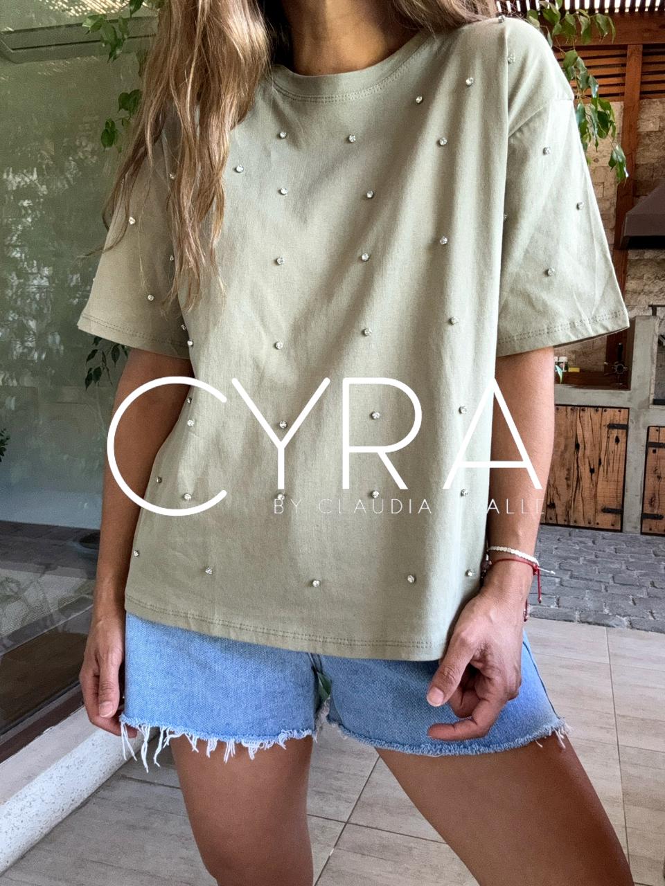 Polera brillos verde militar