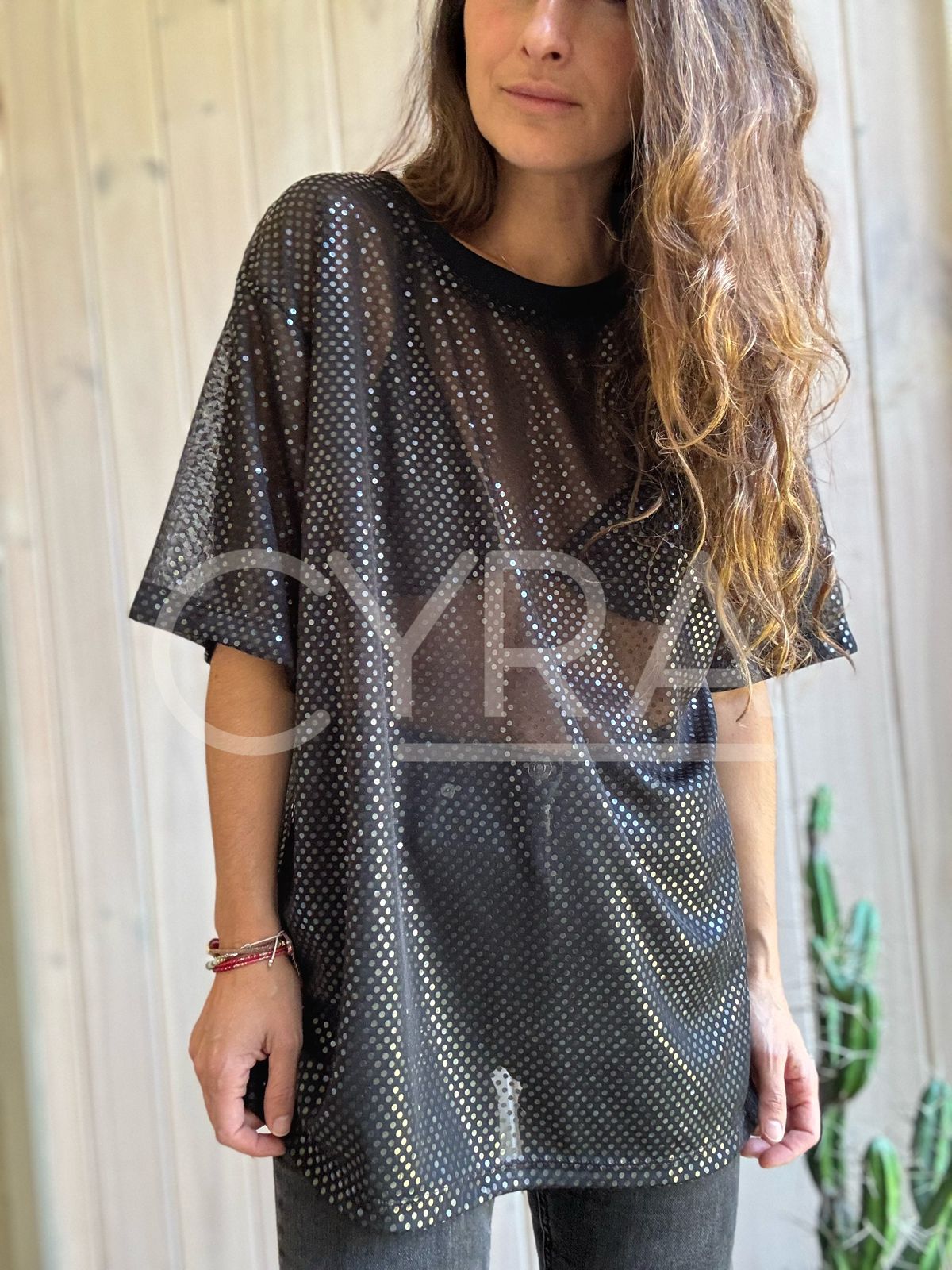 Polera puntos (colección exclusiva CYRA)