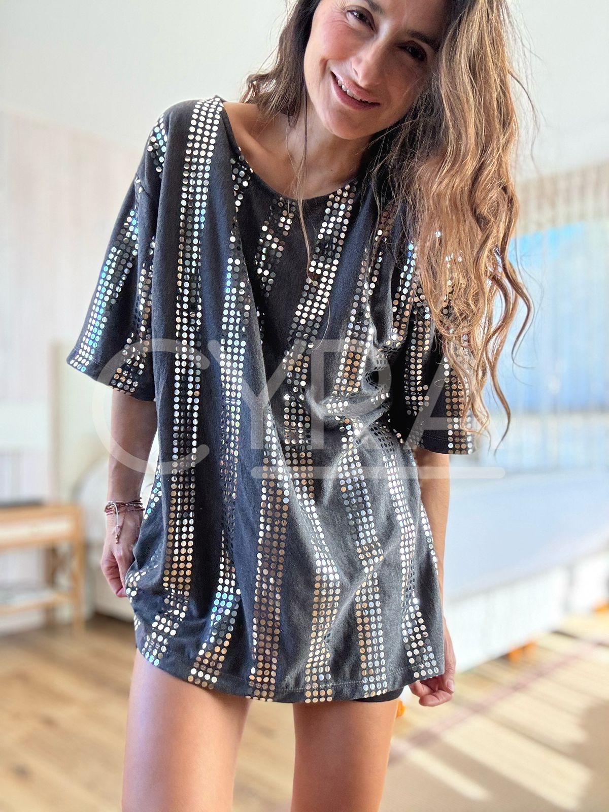 Polera gris brillos (colección exclusiva CYRA)