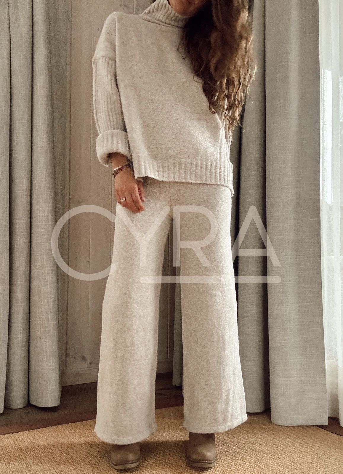 Conjunto de lana Crudo