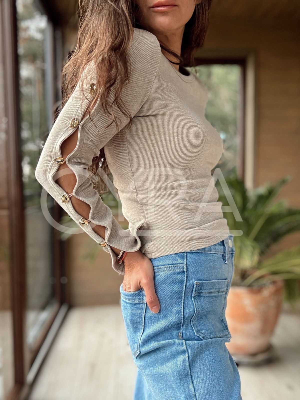 Polera Ema botón beige