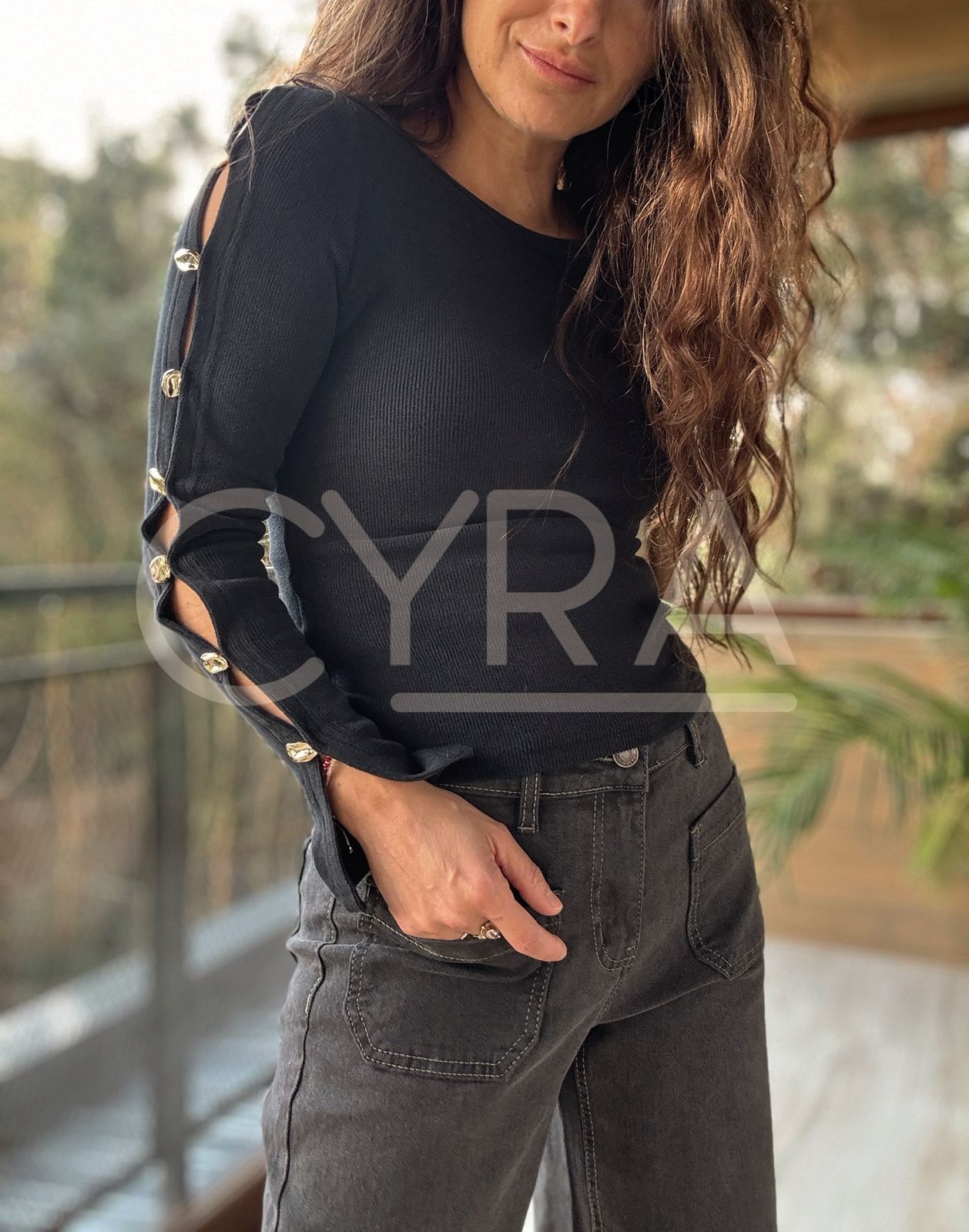 Polera Ema botón negro