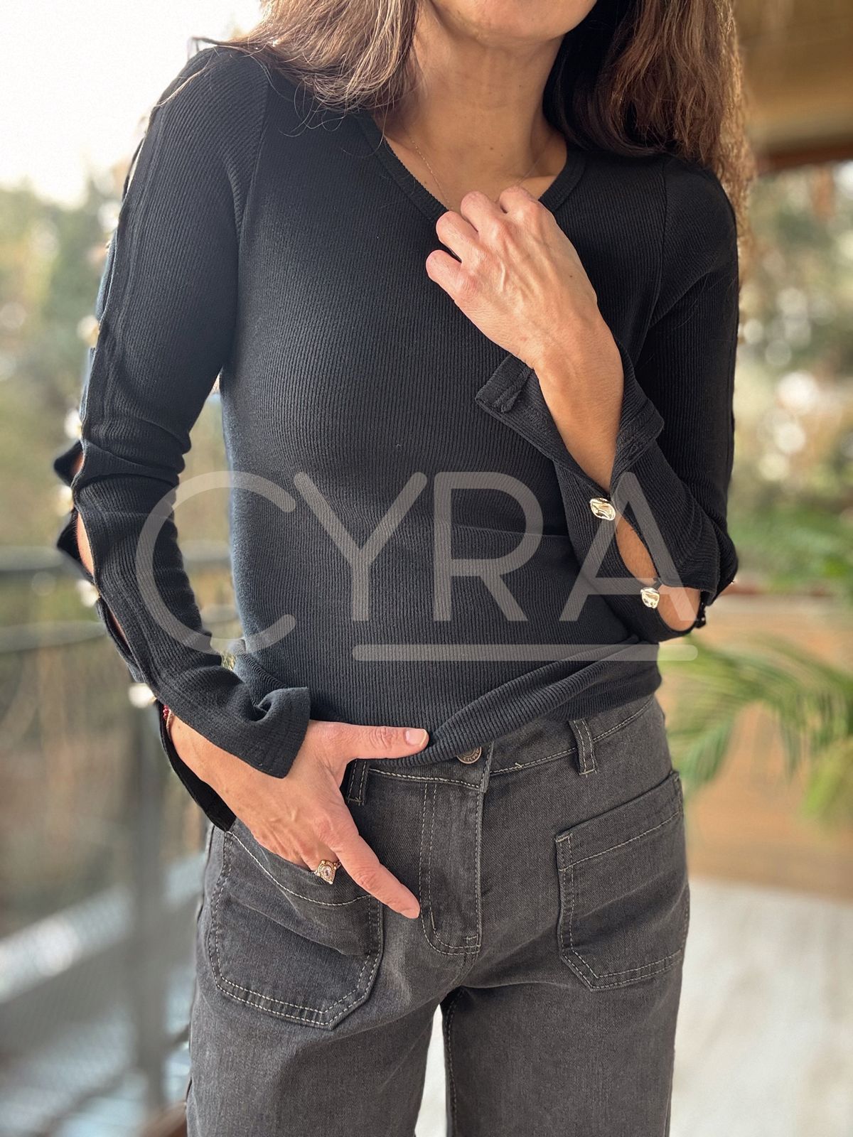 Polera Ema botón negro