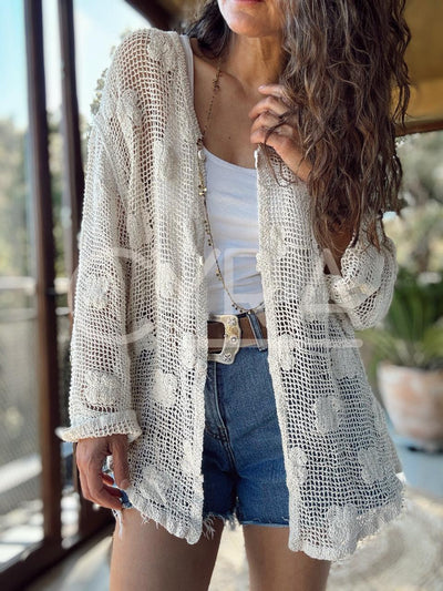 Chaleco hilo flores crudo