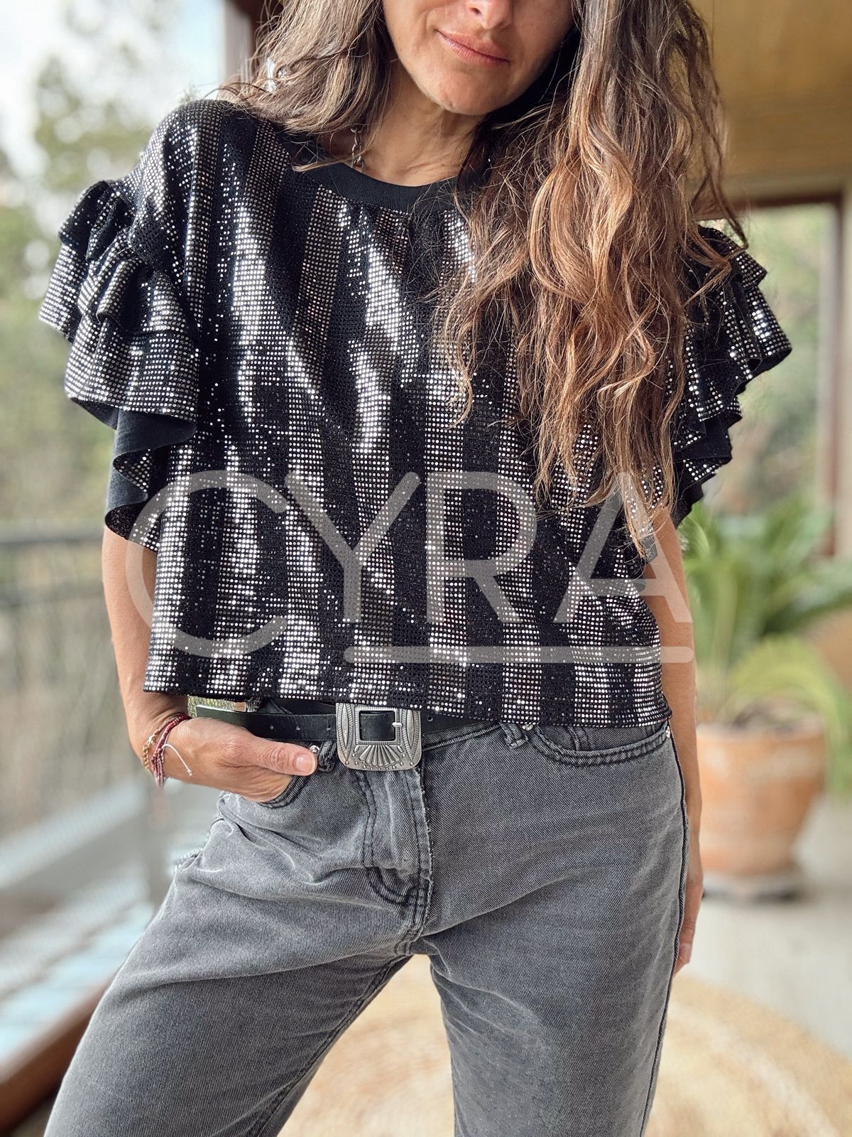Polera brillos bolados negro y plata - Colección exclusiva CYRA
