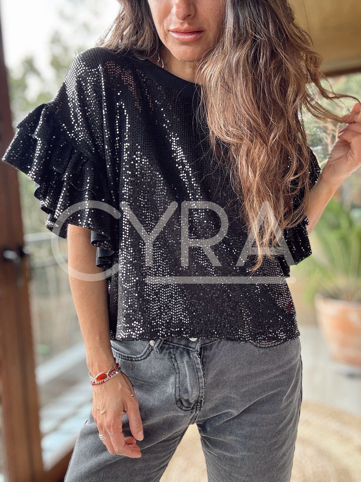 Polera brillos bolados negro – Colección exclusiva CYRA