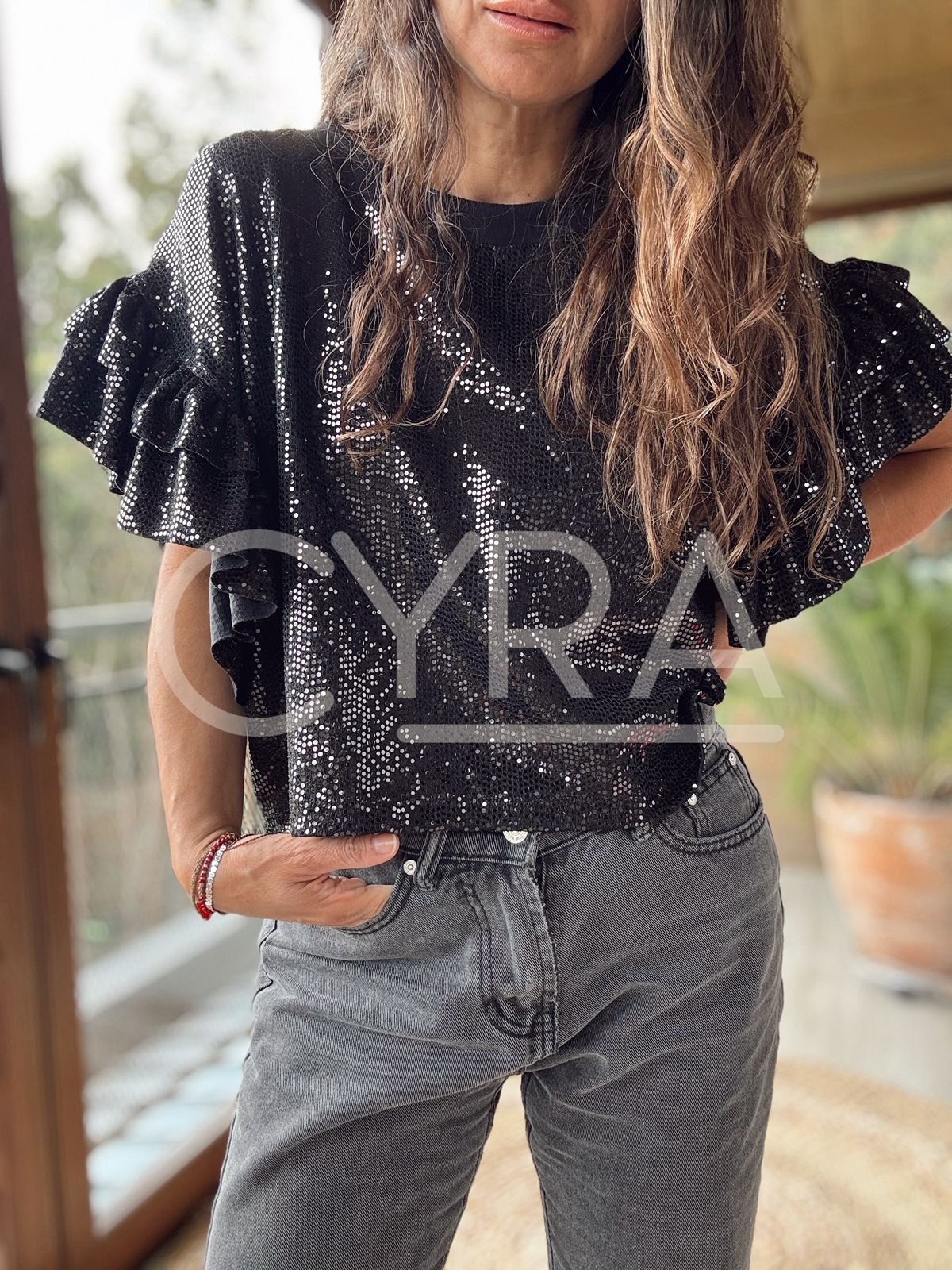 Polera brillos bolados negro – Colección exclusiva CYRA