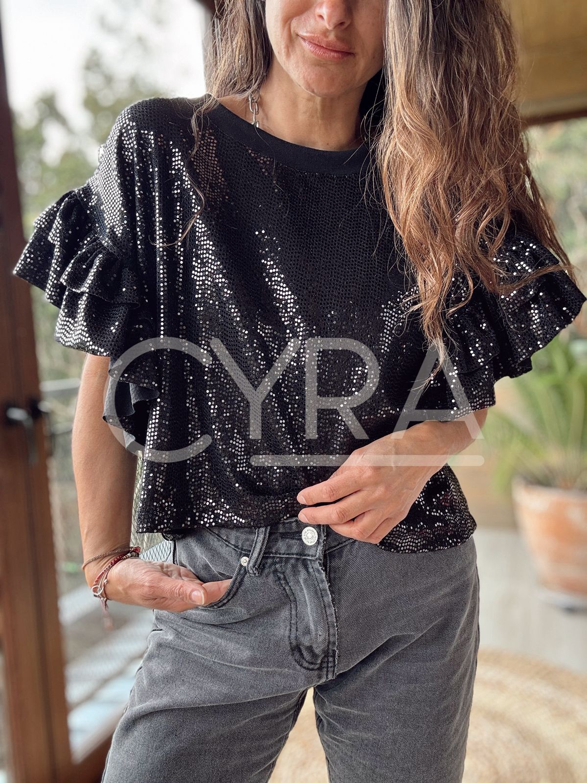 Polera brillos bolados negro – Colección exclusiva CYRA