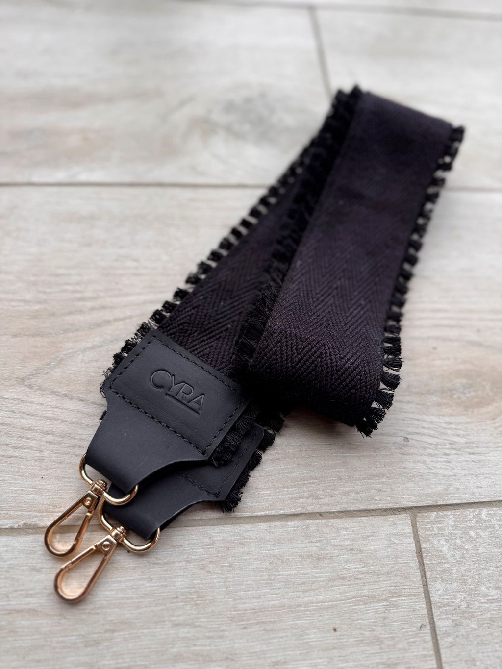 Strap fleco negro